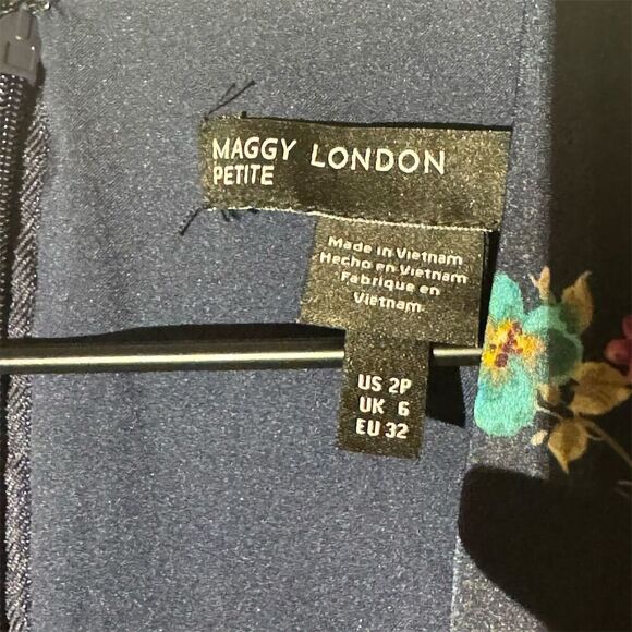 Maggy London Floral Midi Dress - Vintage-Inspired Elegant Party Dress - Size 2P - Picture 7 of 8